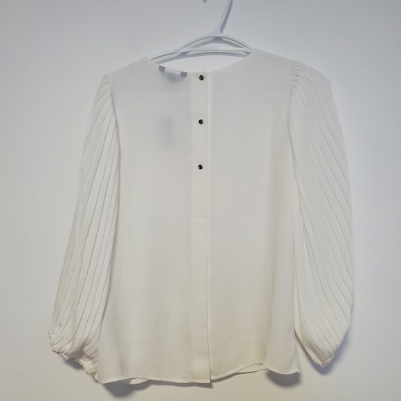 NWT RW&Co. White Ruffled Wide Sleeve Blouse - Picture 4 of 5
